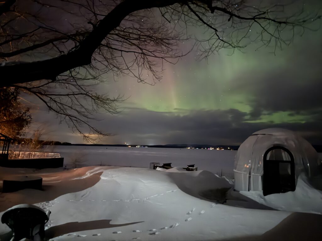 Domes Beneath the Aurora: Modular Bubble Domes for Cold‑Climate Glamping in Canada